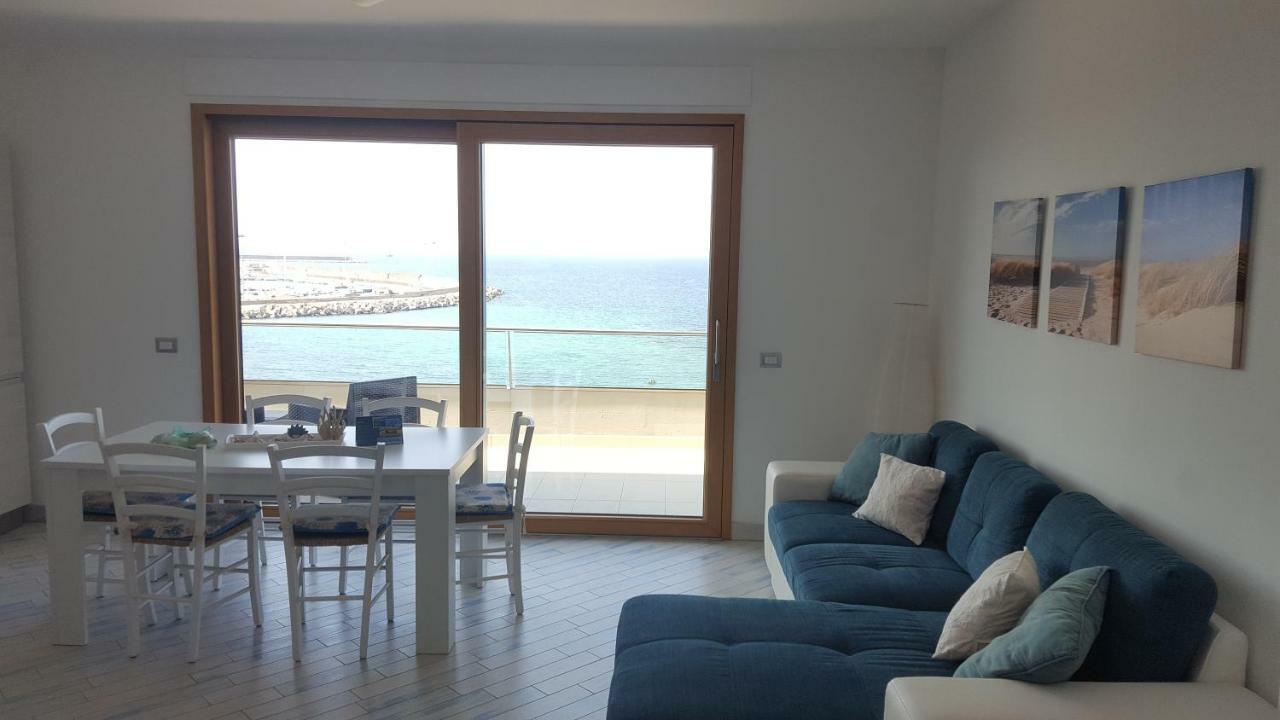 Casa Vacanze Lungomare 托雷斯港 外观 照片